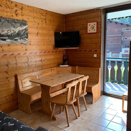155 Piste Dans Mon Canape Châtel Exteriör bild