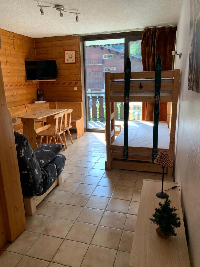 155 Piste Dans Mon Canape Châtel Exteriör bild